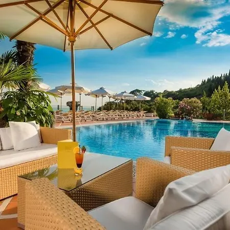 Madrigale Panoramic Lifestyle & Soulful Otel Costermano