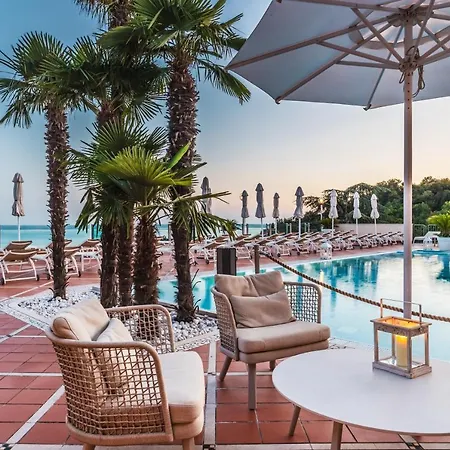 Madrigale Panoramic Lifestyle & Soulful Otel Costermano