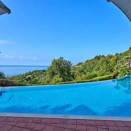 Hotel Madrigale Panoramic Lifestyle & Soulful Hotel Costermano