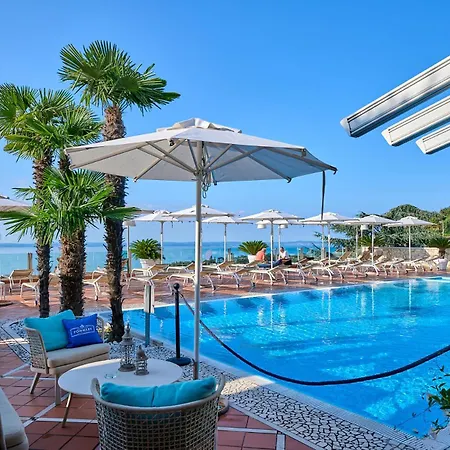 Madrigale Panoramic Lifestyle & Soulful 4* 科斯特曼诺