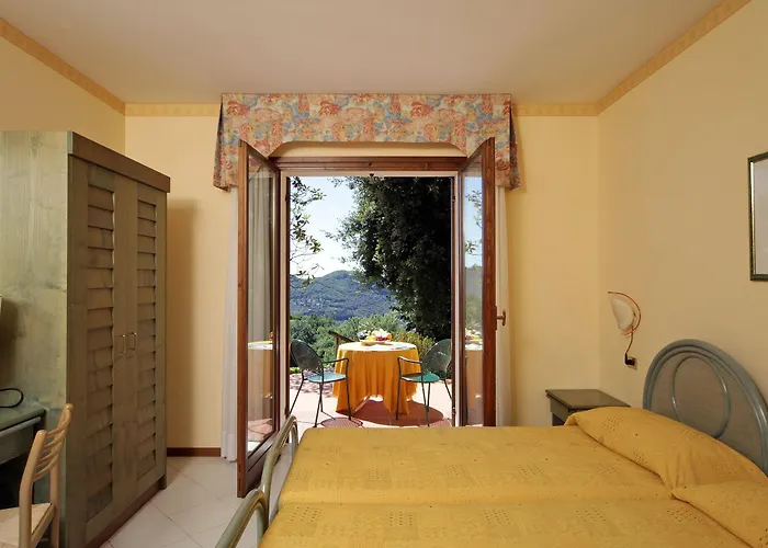 Madrigale Panoramic Lifestyle & Soulful 4* コステロマーノ
