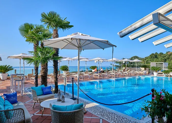 Madrigale Panoramic Lifestyle & Soulful 4* コステロマーノ