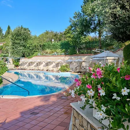 Hotel Madrigale Panoramic Lifestyle & Soulful