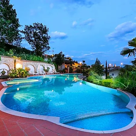 Madrigale Panoramic Lifestyle & Soulful 4* Costermano
