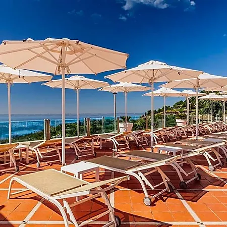 Hotel Madrigale Panoramic Lifestyle & Soulful