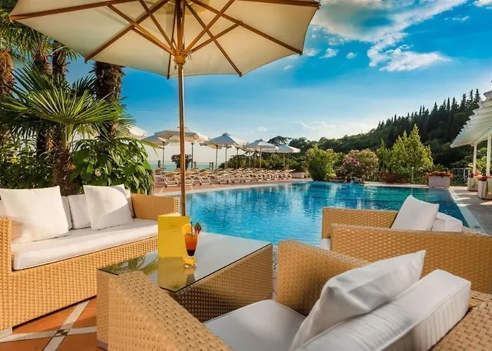 Madrigale Panoramic Lifestyle & Soulful Отель Костермано