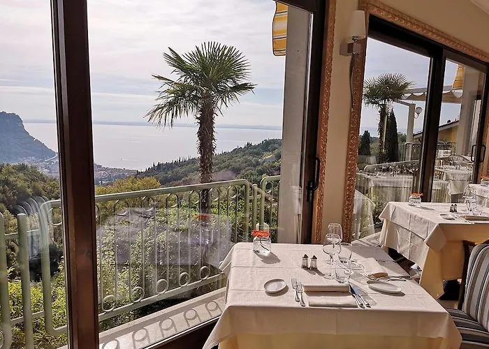 Отель Madrigale Panoramic Lifestyle & Soulful Костермано