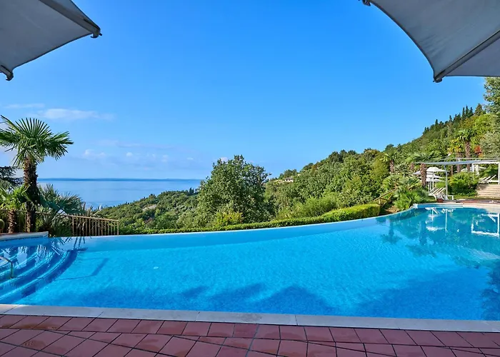 Отель Madrigale Panoramic Lifestyle & Soulful Костермано