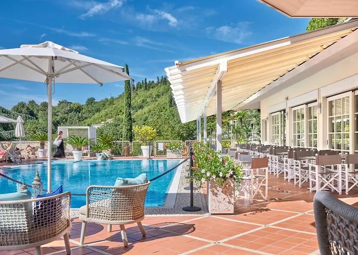 Отель Madrigale Panoramic Lifestyle & Soulful