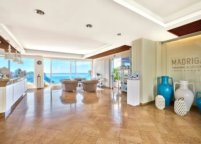 Отель Madrigale Panoramic Lifestyle & Soulful Костермано