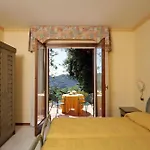 Madrigale Panoramic Lifestyle & Soulful 4* コステロマーノ