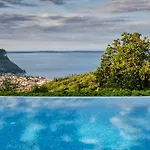 Madrigale Panoramic Lifestyle & Soulful ホテル コステロマーノ