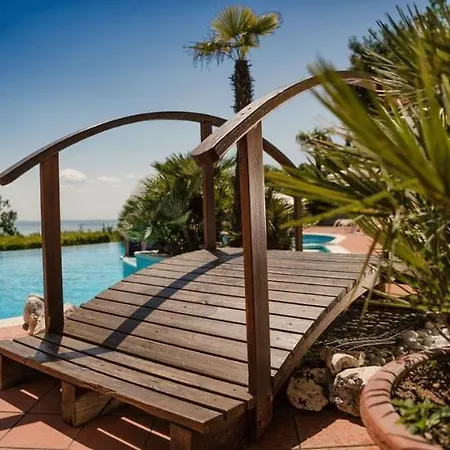 호텔 Madrigale Panoramic Lifestyle & Soulful 4*