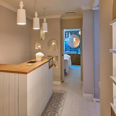 Hotel Madrigale Panoramic Lifestyle & Soulful