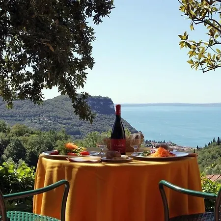 Madrigale Panoramic Lifestyle & Soulful 4* 코스테르마노