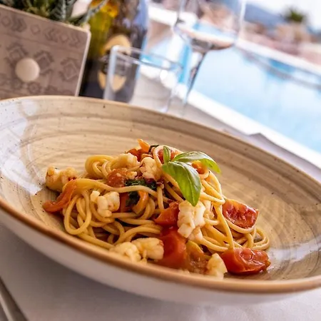 Hotel Madrigale Panoramic Lifestyle & Soulful