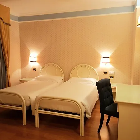 Madrigale Panoramic Lifestyle & Soulful 4* コステロマーノ